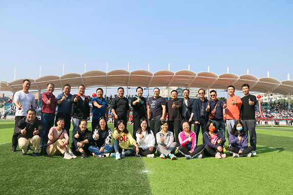 00eba709d0bd4a2bb8dddd66269777a6.jpg 教职工合影.jpg