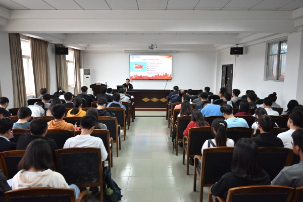 b98b03a9e29f4b6eab5d8ecc66539c0a.jpg 培训现场 副本.jpg