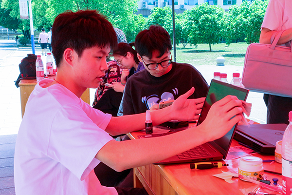 c77b254f2bd9490696f033b3a31995fb.jpg 维修进行中.jpg