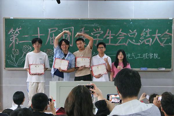 d574d166a26c4dfcb9ac2b0565ae76fa.jpg
